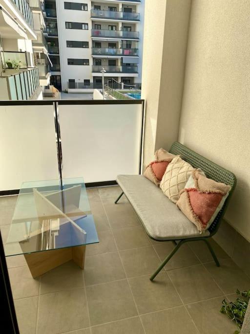 Nuevo Moderno Apartamento De Lujo Seville Exterior photo