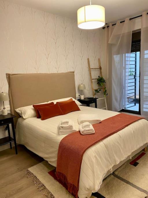 Nuevo Moderno Apartamento De Lujo Seville Exterior photo